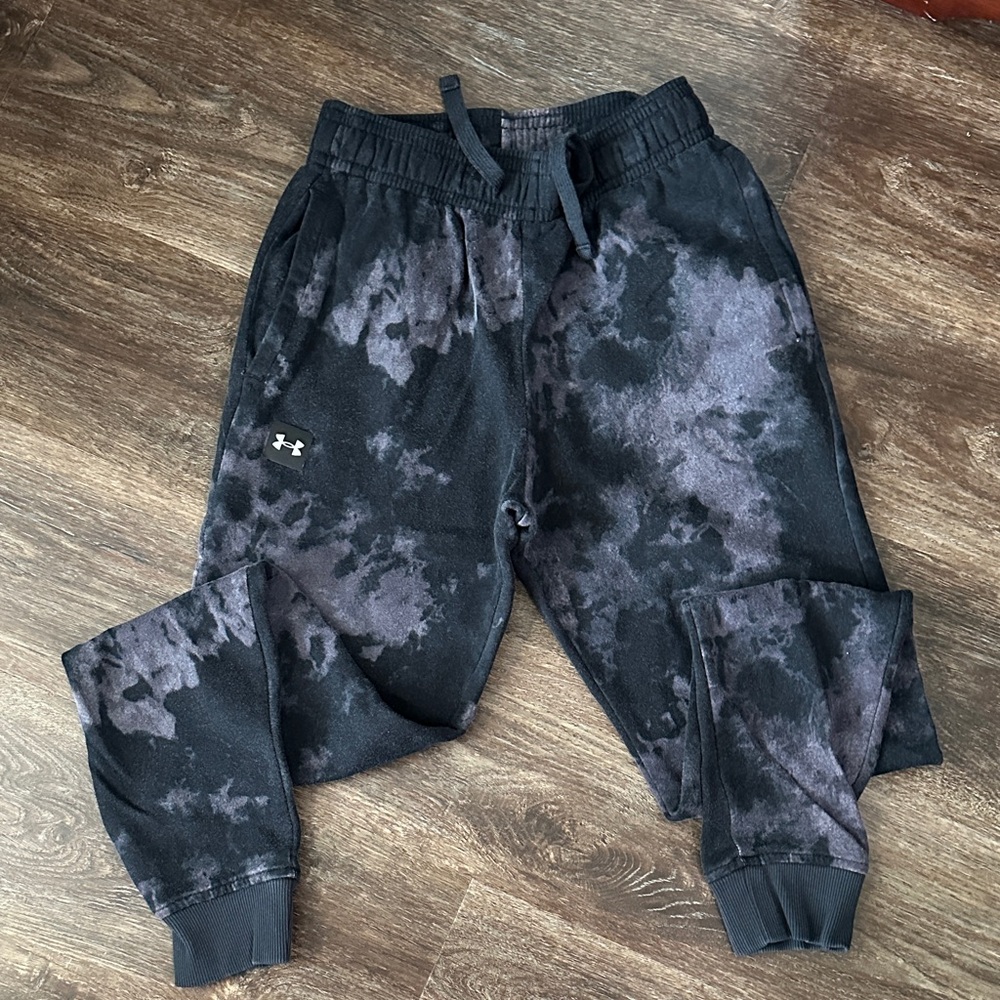 Under Armour Black and Gray Patterned Joggers